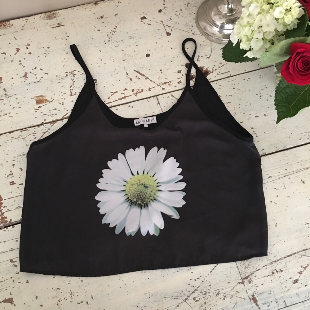 🌼L.A. Hearts daisy cropped tank size m.